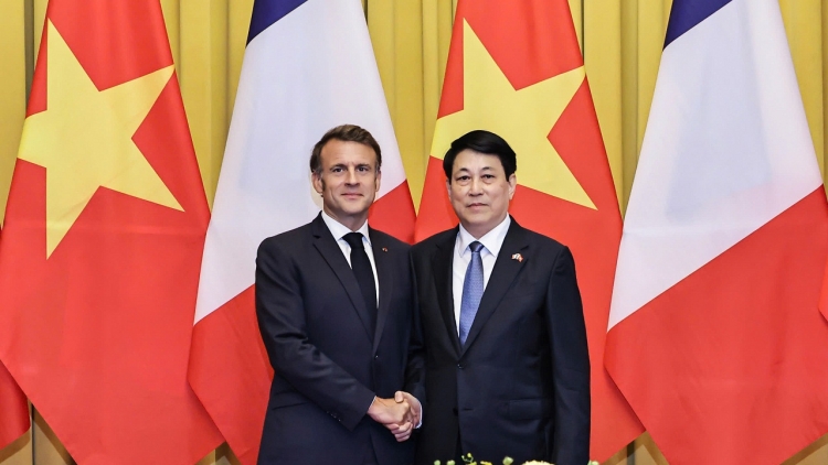 Pôa Lương Cường, Kăn xiâm hnê ngăn tơnêi têa hôp tơpui tơno ƀă pôa Emmanuel Macron, Kăn xiâm pơkuâ kong têa Pơhlăng 