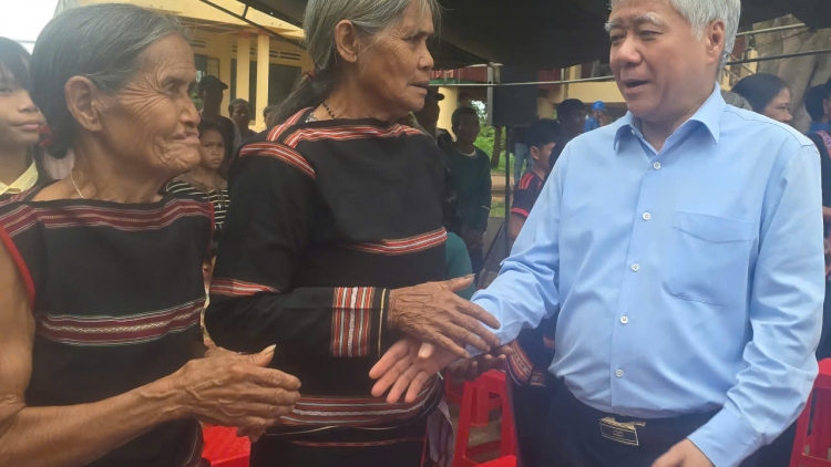 Khua Jơnum min djop djuai ania mơnuih mơnam Việt Nam nao ngă lơphet mă yua ring bruă khăp pap ƀơi Gia Lai