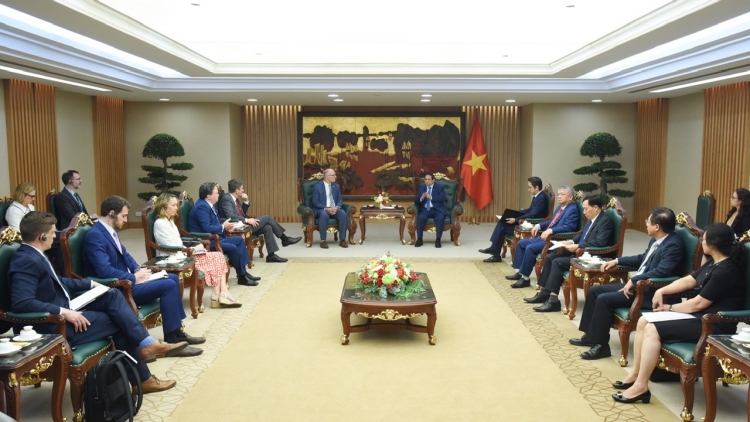 Thủ tướng Phạm Minh Chính sơng Khŭl Nghị sĩ ƀar đảng Hạ viện Mi