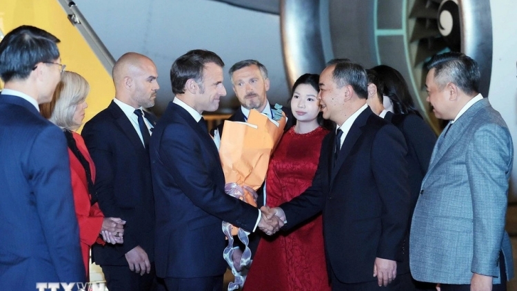 Kơdră teh đak Phalăng Emmanuel Macron pơtơm năm tơmang Kơpal truh teh đak Việt Nam. 