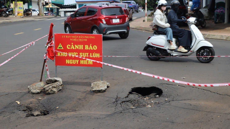 Tañ pơsir pơđut tơlơi lŏn tơhlom trun jơlan ƀơi plơi prong Gia Nghĩa 