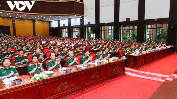 BỘ QUỐC PHÒNG PAY BOOP P’RÁ CHROI ĐOỌNG OOY DỰ THẢO NGHỊ QUYẾT BHRỢ BHR’LÂ, P’XOỌNG MUY BƠR ĐIỀU ÂNG HIẾN PHÁP 