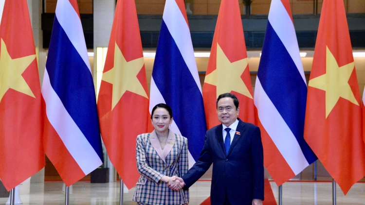 Củ tịc Quôk hội ồng Trần Thanh Mẫn tìp măt kâp dờng Thủ tướng lơgar Thái Lan 