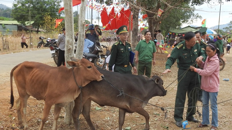 Rêng dăng nau ntĭm nti ndrel ƀư tĭng nau Wa Hồ tâm Kon Tum