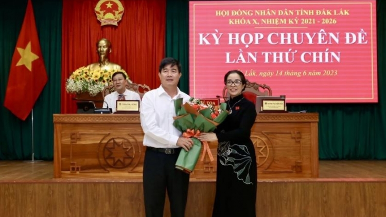 Ồng Nguyễn Thiên Văn geh jàu Atbồ ing Củ tịc Anih duh broă Làng bol càr Dăk Lăk 