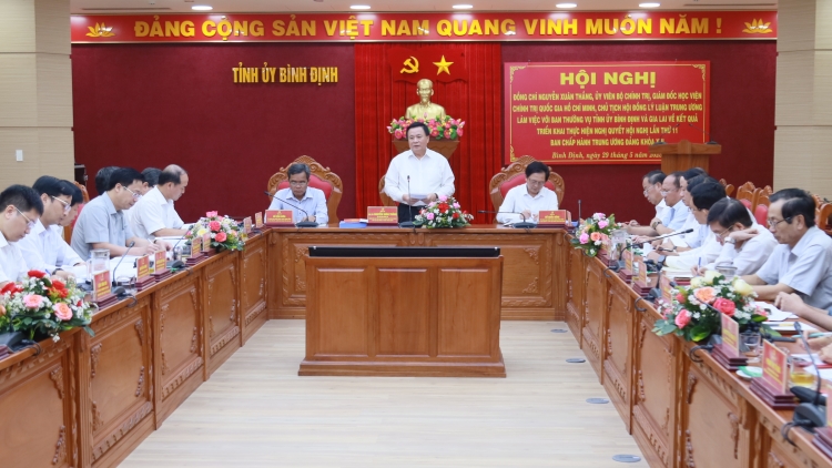 Khua Sang hră pơtô bruă kơđi čar Hồ Chí Minh dêh čar ta mă bruă hăng khua mua 2 bôh tơring čar Bình Định hăng Gia Lai 