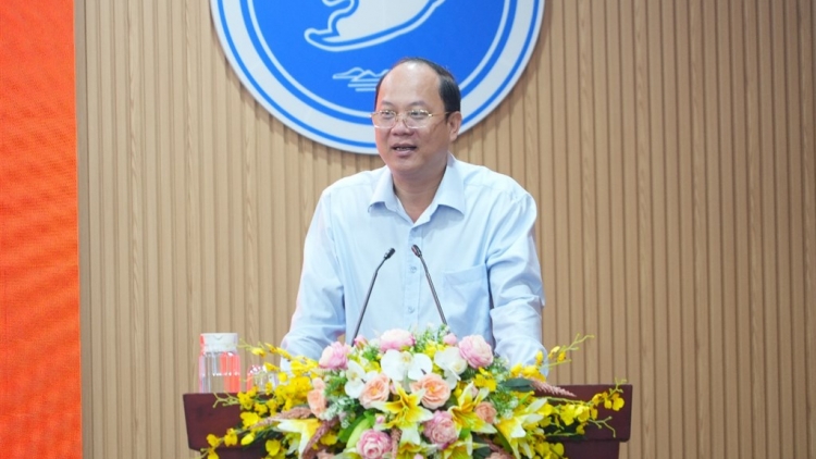 ពត៌មាន ម៉ោង​ ៦