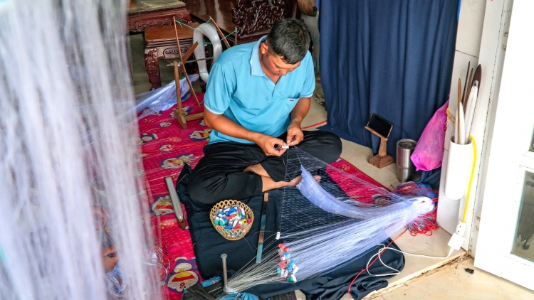 រូបមន្ដសម្ងាត់នៃការធ្វើមងនេសាទត្រីរបស់គ្រួសារមួយនៅខេត្តកាម៉ាវ។