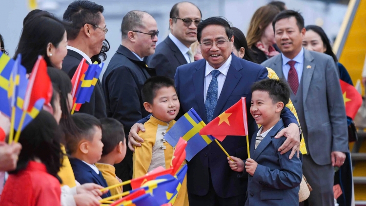 Thủ tướng ồng Phạm Minh Chính còp ngan ngồn lơgar Bơtau Thụy Điển