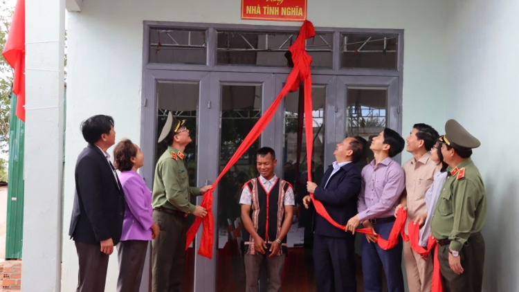 Gia Lai pơtrut tañ bruă ruh pơkra glăi sang dŏ jang jai, sang tơ̆i phŏ