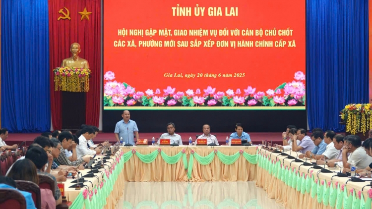 Tĭnh ủy Gia Lai trâm mâ ƀă pơcháu hnoăng cheăng ăm 231 kăn ƀô̆ ki xiâm cheăm, bêng klêi kơ’nâi tơmot chiâng môi