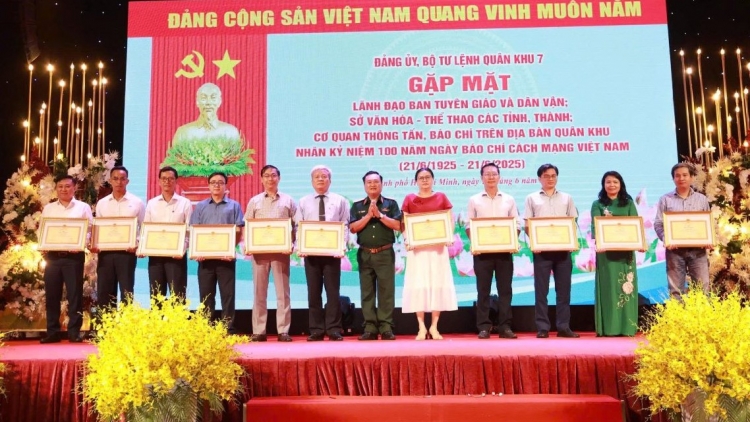 Khua pơtrun bruă Quân khu 7 bưp ƀô̆ mơta hơdôm bôh ƀirô pôr pơhing, hră pơhing hơdor glăi 100 thun Hrơi hră pơhing hơkrŭ Việt Nam 