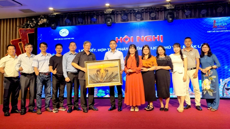 Càr Dăk Lăk mờ càr Phú Yên pơrjum bơyai tơrbŏ bal lòt nhơl brê - dà lềng