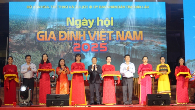 Pŏk “Hrue mơak gŏ sang Việt Nam thŭn 2025” 