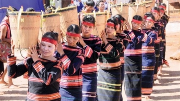 Tanh bĕ ayong dăm jŭ