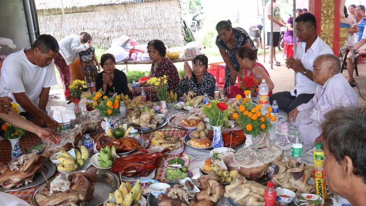 គោលនយោបាយជនជាតិ និងសមភាពភេទ បង្កើនពីគំនិតរិះគិតដល់ការប្រតិបត្តិជាក់ស្ដែង។