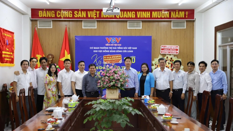 ពត៌មាន ម៉ោង​ ៦