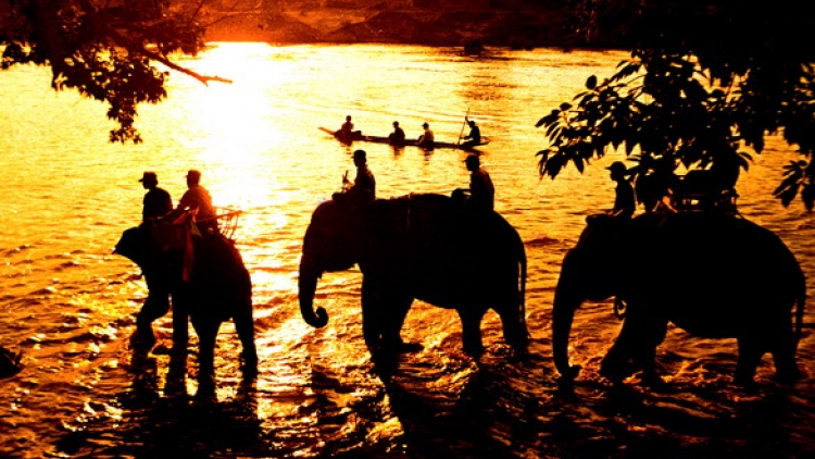 Ba ngọn nến lung linh