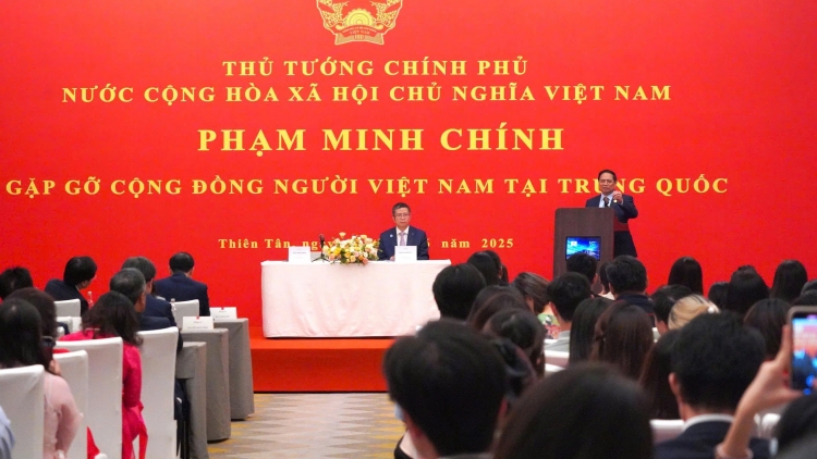 Thủ tướng tơƀơ̆p muh măt kon pơlei Việt Nam tơ̆ Trung Quốc