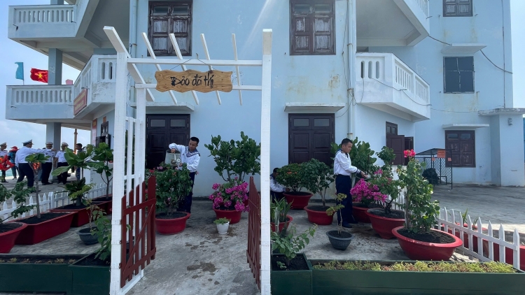 Gùng lòt “rơ sìh” bơta kis tàm Trường Sa 