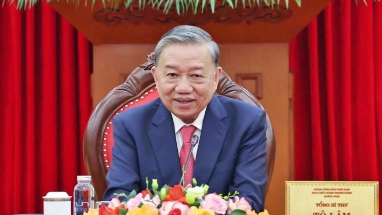 Khua git gai ping gah ơi Tô Lâm pơhiăp telephôn bơkơtuai hăng khua mir sir Mi ơi Donald Trump