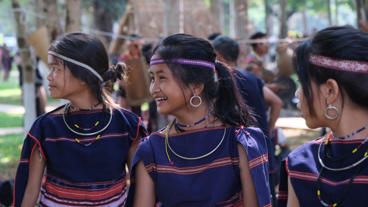 Adruh tơdăm tơ’yung