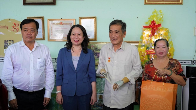 ពត៌មាន​ម៉ោង១៥