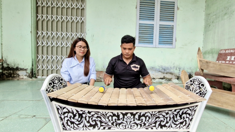 URANG DAM KHMER BLUH YAVA BREI KA PHLING RAGAM NGŨ ÂM 