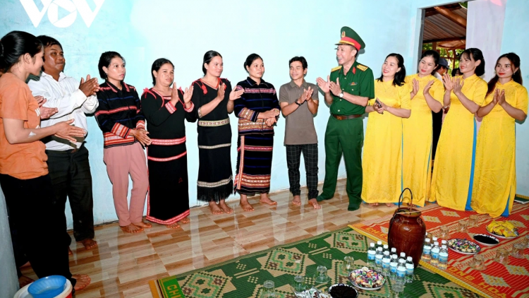 CAIK VEIK DALAM HATAI  URANG KA BOL LIN WA HO DALAM BRUK BREI OH DAOK BAOH SANG TAIK TAHAK DI TAPEN NEGAR GIA LAI
