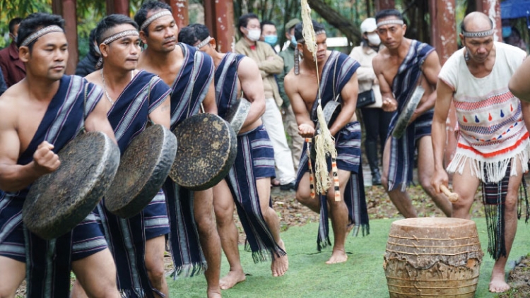 Jơnau "Rùp să rài kis" 