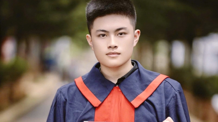 Lơ bơngai pơlong tơ̆ Đăk Lăk đei điêm 10 lơ̆m 'măng pơlong tôt ngĭp  THPT 2025 