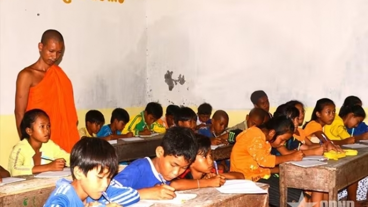 ខេត្តវិញឡុងយកចិត្តទុកដាក់អភិរក្ស និងពង្រីកភាសា អក្សរសាស្រ្តខ្មែរ 