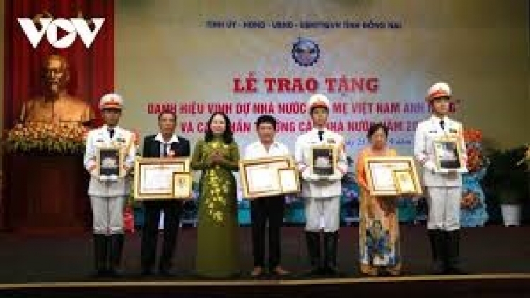 Hát về Mẹ Việt Nam anh hùng