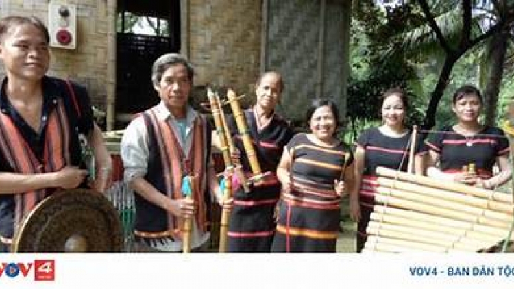 Vi yông ‘nhă kơ ba (Họ mời mình đến)