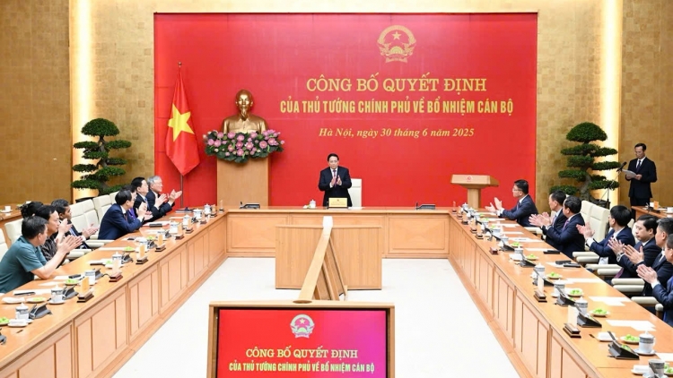 Thủ tướng Cíñ phủ ồng Phạm Minh Chính jàu jơnau lơh nền pồ kwang bàng