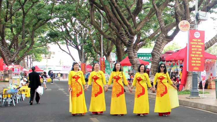 Pâl nđaih Đắk Lắk, Lâm Đồng: an geh trong kan mhe n’hao nău dơi bri- dak lêng.