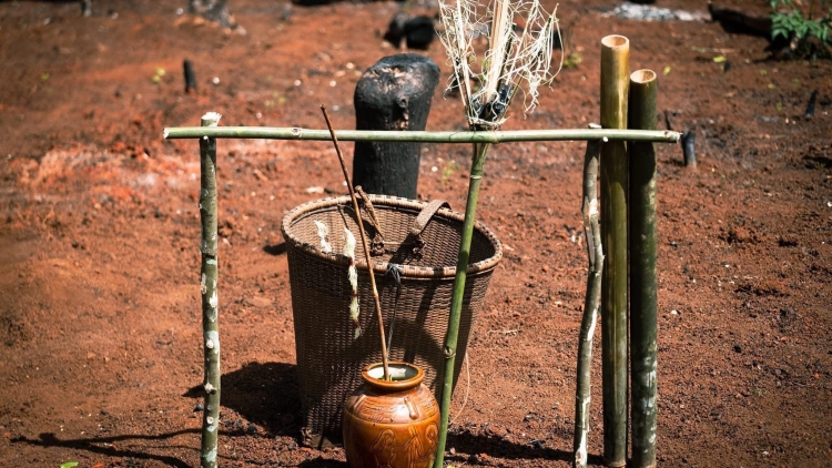 Mơdĭng chối báu chiâk dêi kuăn ngo M’Nông