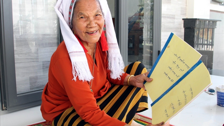 “DRAP AR DIUK” DI BHUM PALEI CAM KHANH HOA 