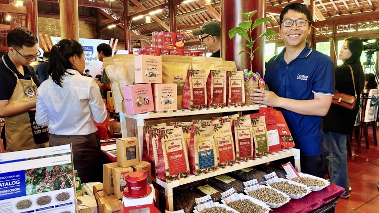 Kơphe ờ ngan: kơlôi rơcang ngui hùc, bơta lòng măt kă bro 