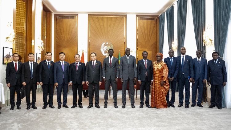 Việt Nam lơh geh lơh broă bal uă gah mờ lơgar Senegal