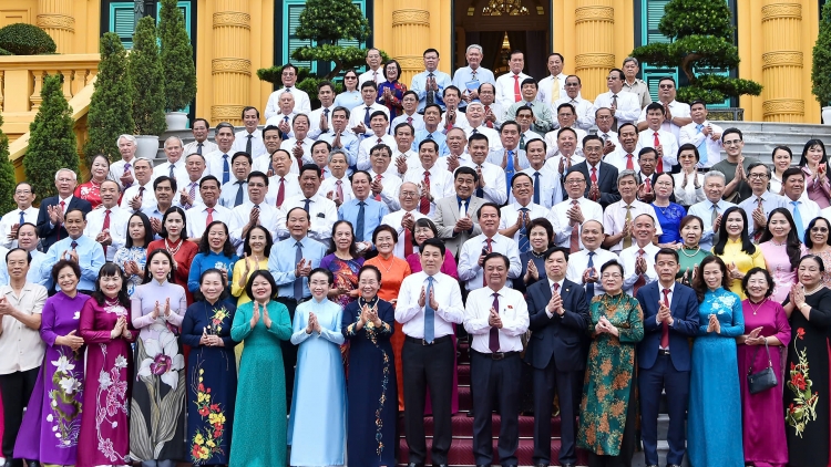 Củ tịc lơgar ồng Lương Cường tìp măt kwang bàng dong kờl bơsram sră pơnrơ ngan gùt lơgar