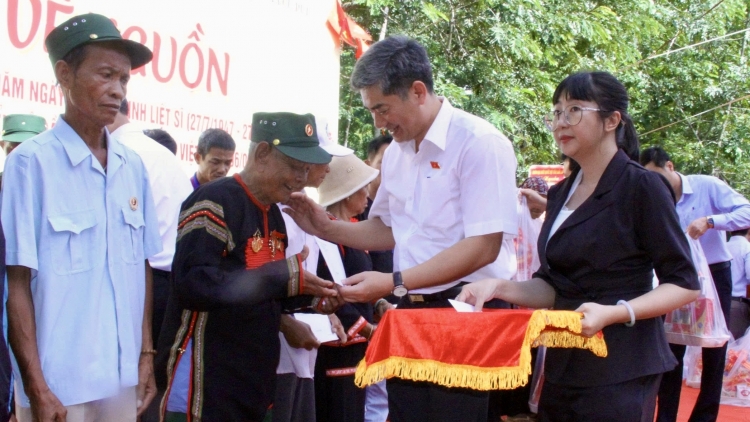 Kăn hnê ngăn Vi ƀan kong pơlê Dak Lak pôu ƀă pêi cheăng a cheăm tơkăng kong Ea Bung