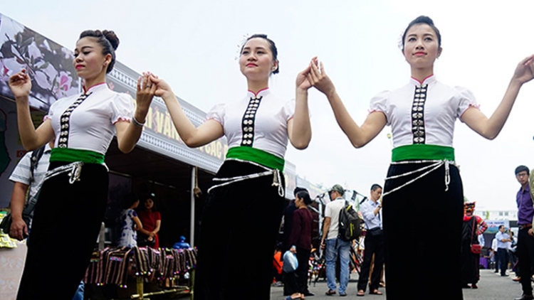  Ngon tô thứ 2 mự 7 căm bườn 7 pì 2025 – Bai thàm lung Hoàng Văn Học ma tang nả vịa uồn pa vịa dệt chính quyên 2 cấp.