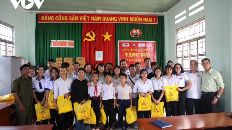 VOV TP.HCM LƯM, CHER PR’HÊL ĐOỌNG HA ĐHANUÔR LÂNG HỌC SINH MANUYH CHĂM ĐHỊ LÂM ĐỒNG