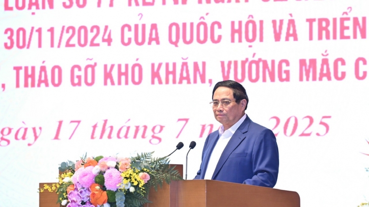 Thủ tướng Phạm Minh Chính ntĭm leo doh rklaih ăp nău kŏ văk an ăp nău nchrăp kan neh ntu.