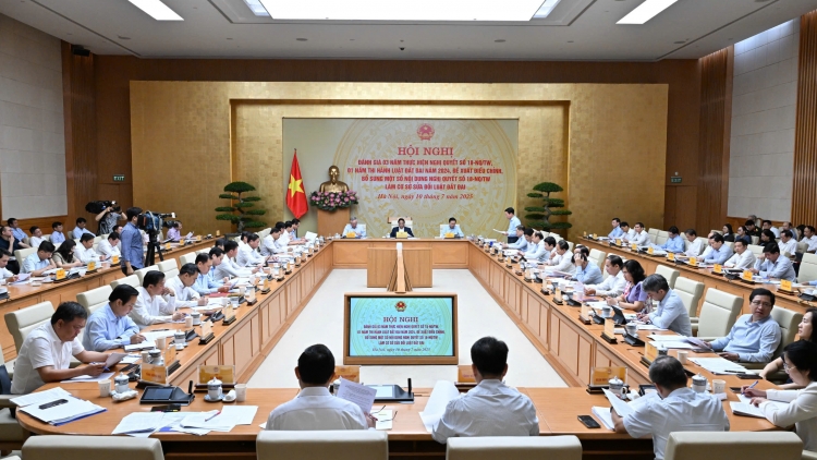 Thủ tướng sồr kơlôi sơnơng lơh gơguh bơta kwơ ù tiah dê