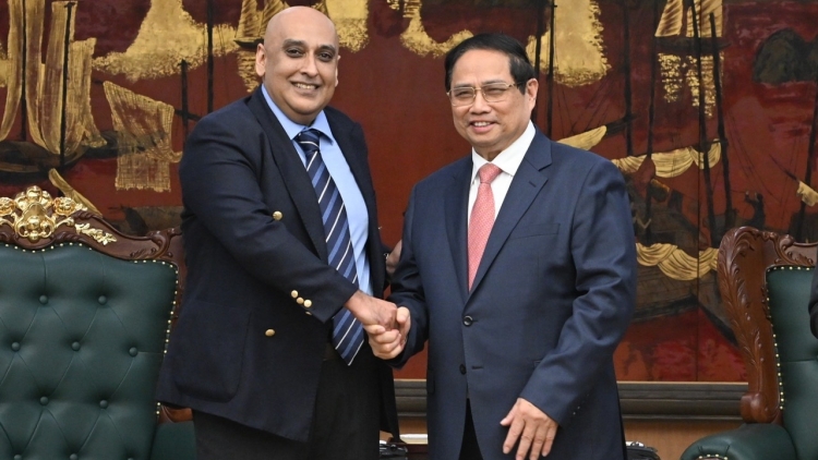 Khua knŭk kna Phạm Minh Chính drông khua gĭt gai Êpul grŭp Makara Capital (Singapore