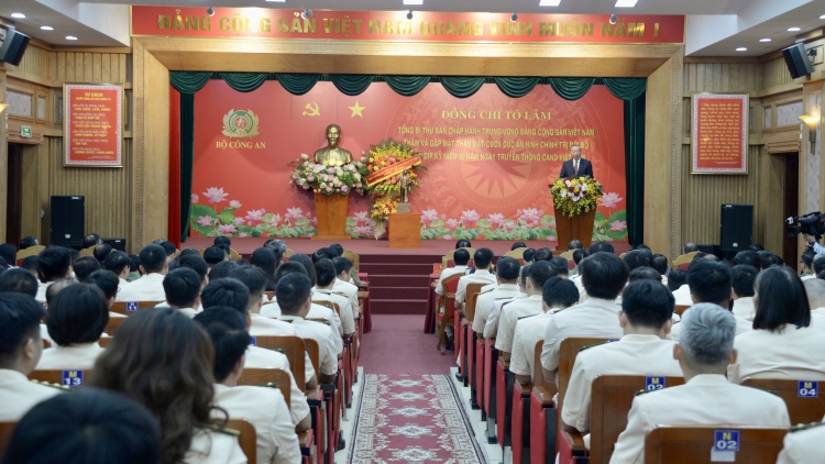 Tổng Bí thư Tô Lâm pơgơ̆r tơƀơ̆p đe kang ƀô̆, khul linh kơ Anih tơm Vei sơđơ̆ng chinh trĭ lơ̆m anih Tơm Kŏng ang