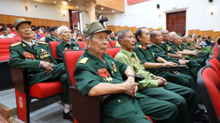 ពត៌មាន ម៉ោង ១៥