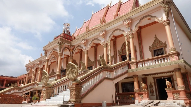 BIAK KAREI BAHA KHMER: BAOH BAHA HU KUBO IKAN LAMEN LABAIH 10 TAN 